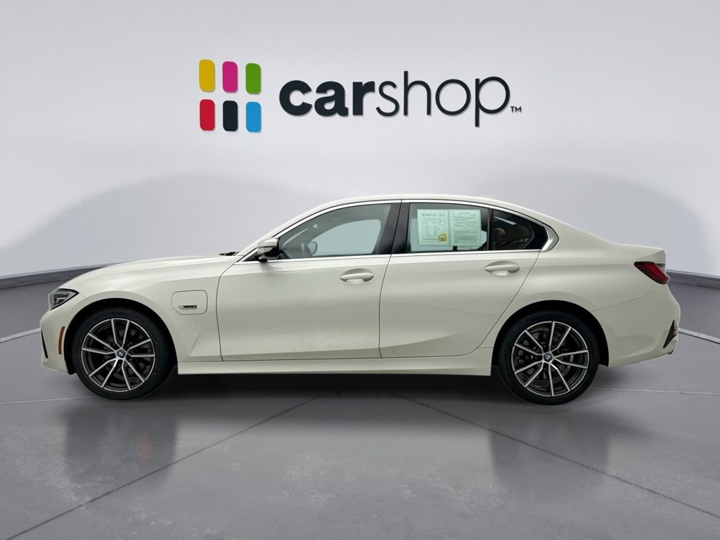 Used 2022 BMW 330e xDrive w/ Driving Assistance Package AWD/4WD image 2