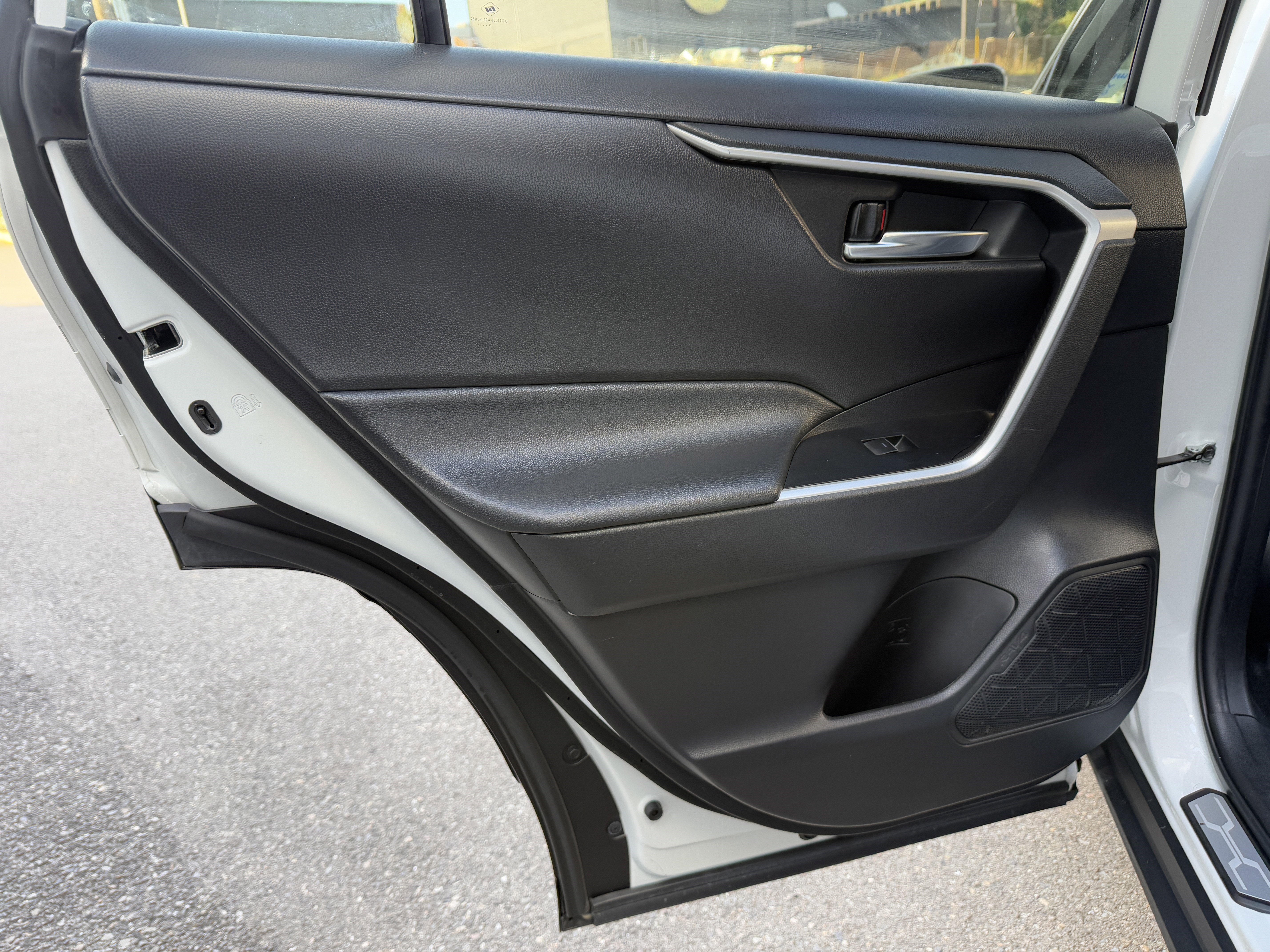Used 2022 Toyota RAV4 XLE Premium image 29