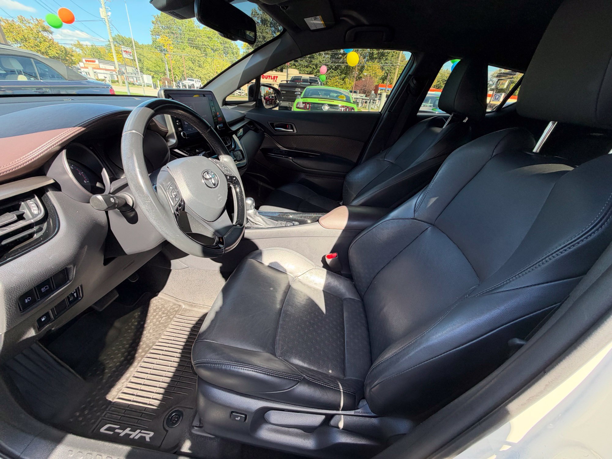 Used 2019 Toyota C-HR Limited FWD image 14