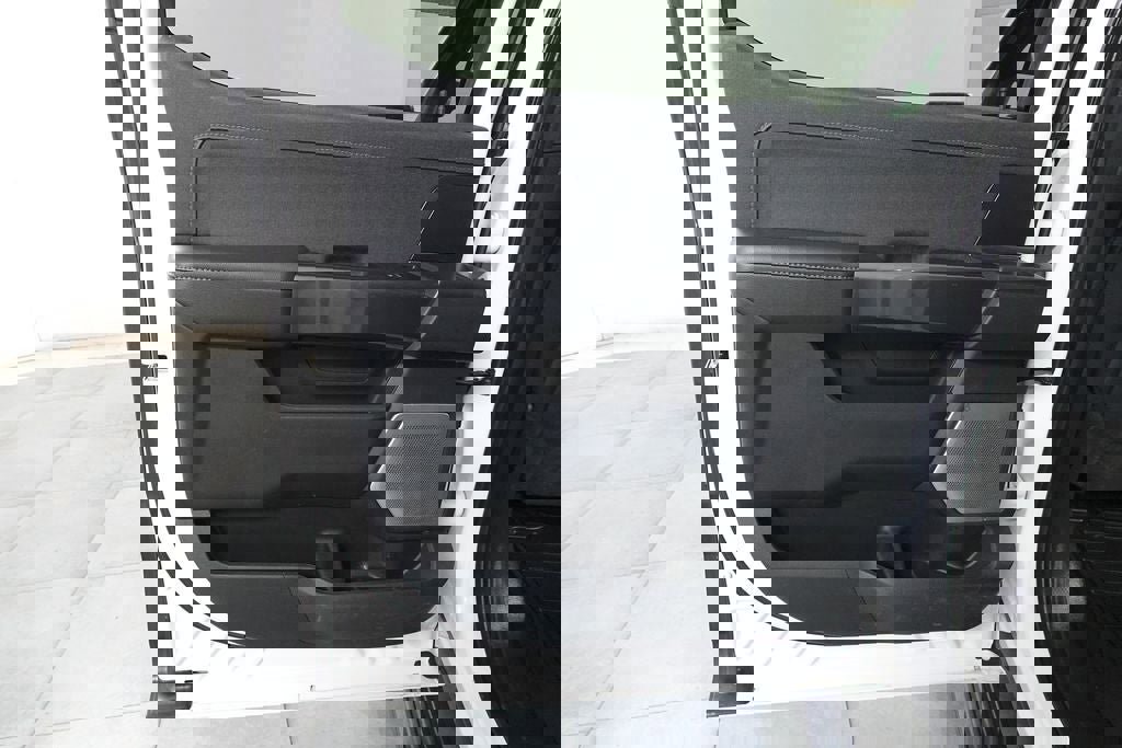 Certified 2023 Ford F150 Lariat w/ Equipment Group 502A High image 28