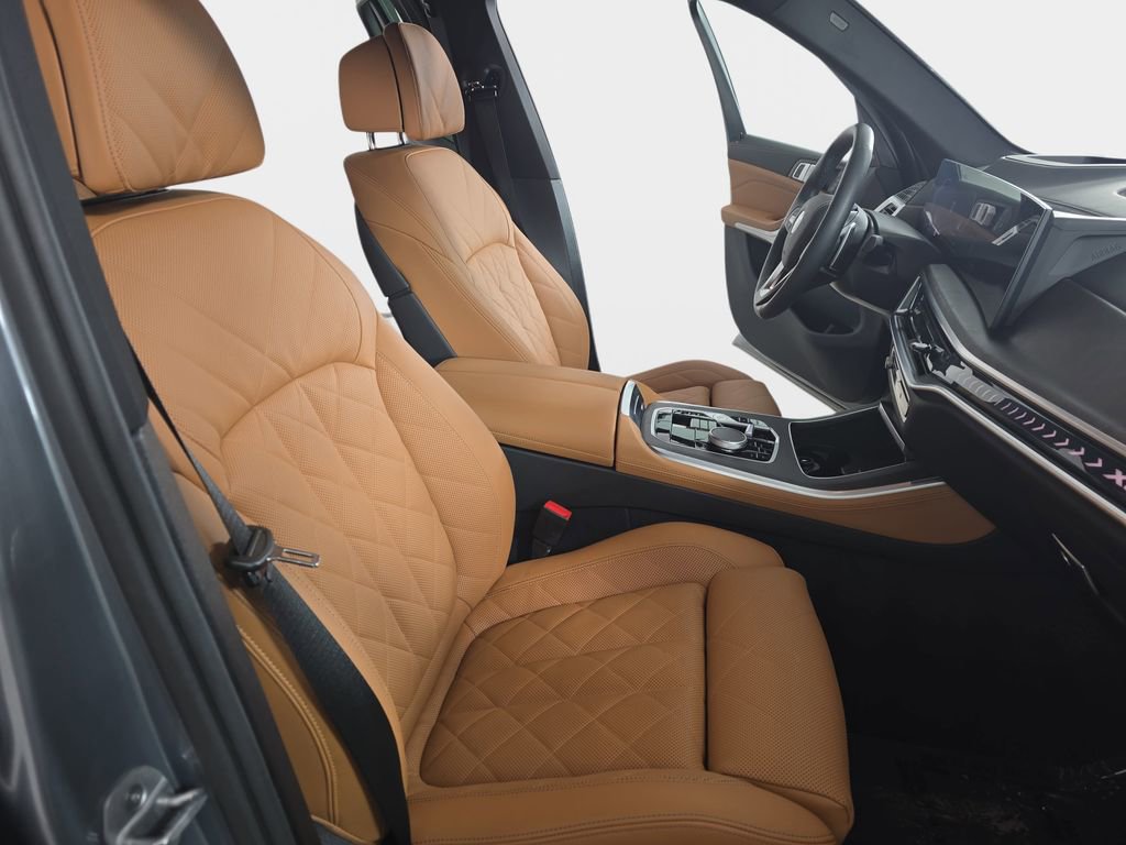 Used 2026 BMW X5 xDrive40i w/ Climate Comfort Package image 11