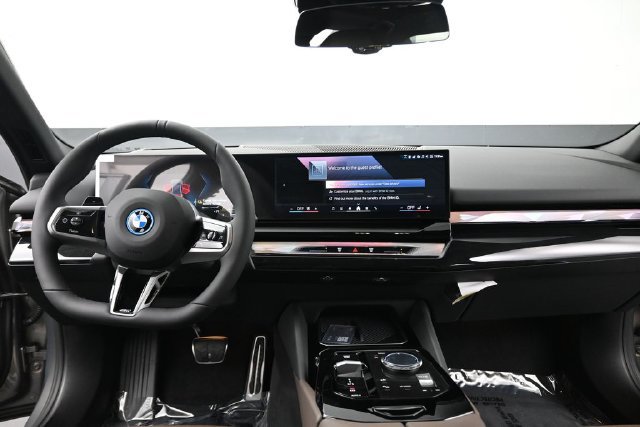 New 2027 BMW 550e xDrive AWD/4WD image 14
