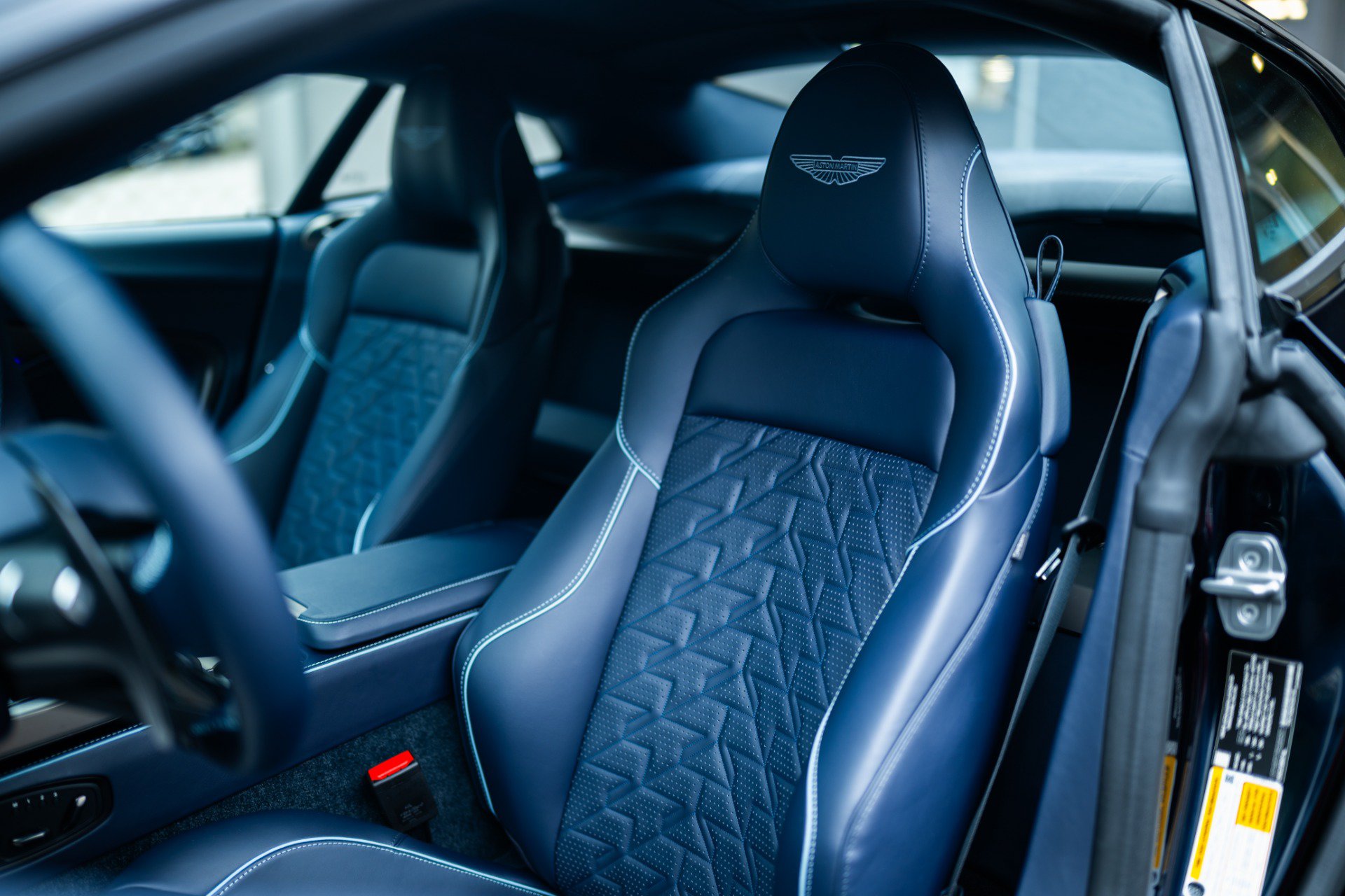 Used 2025 Aston Martin Vanquish RWD image 45