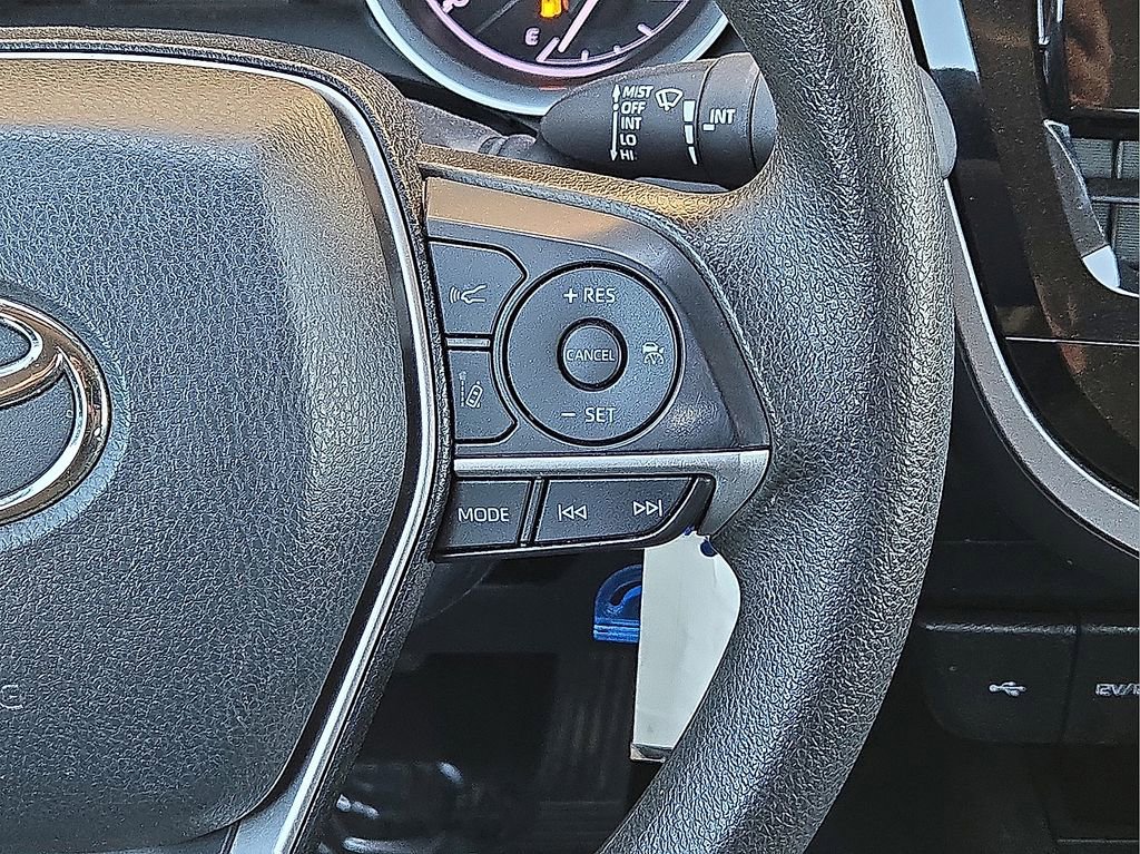 Used 2021 Toyota Camry LE image 18