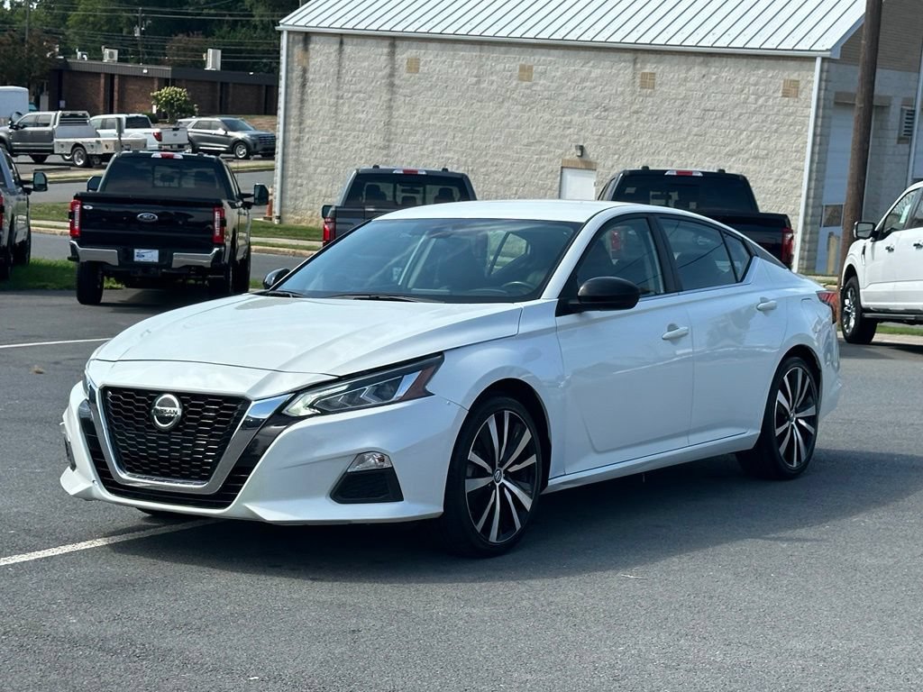 Used 2022 Nissan Altima 2.5 SR FWD image 2