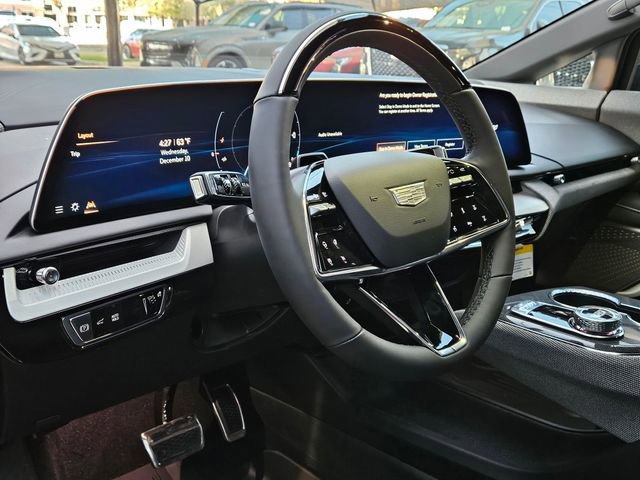 New 2026 Cadillac Optiq Luxury 1 image 15