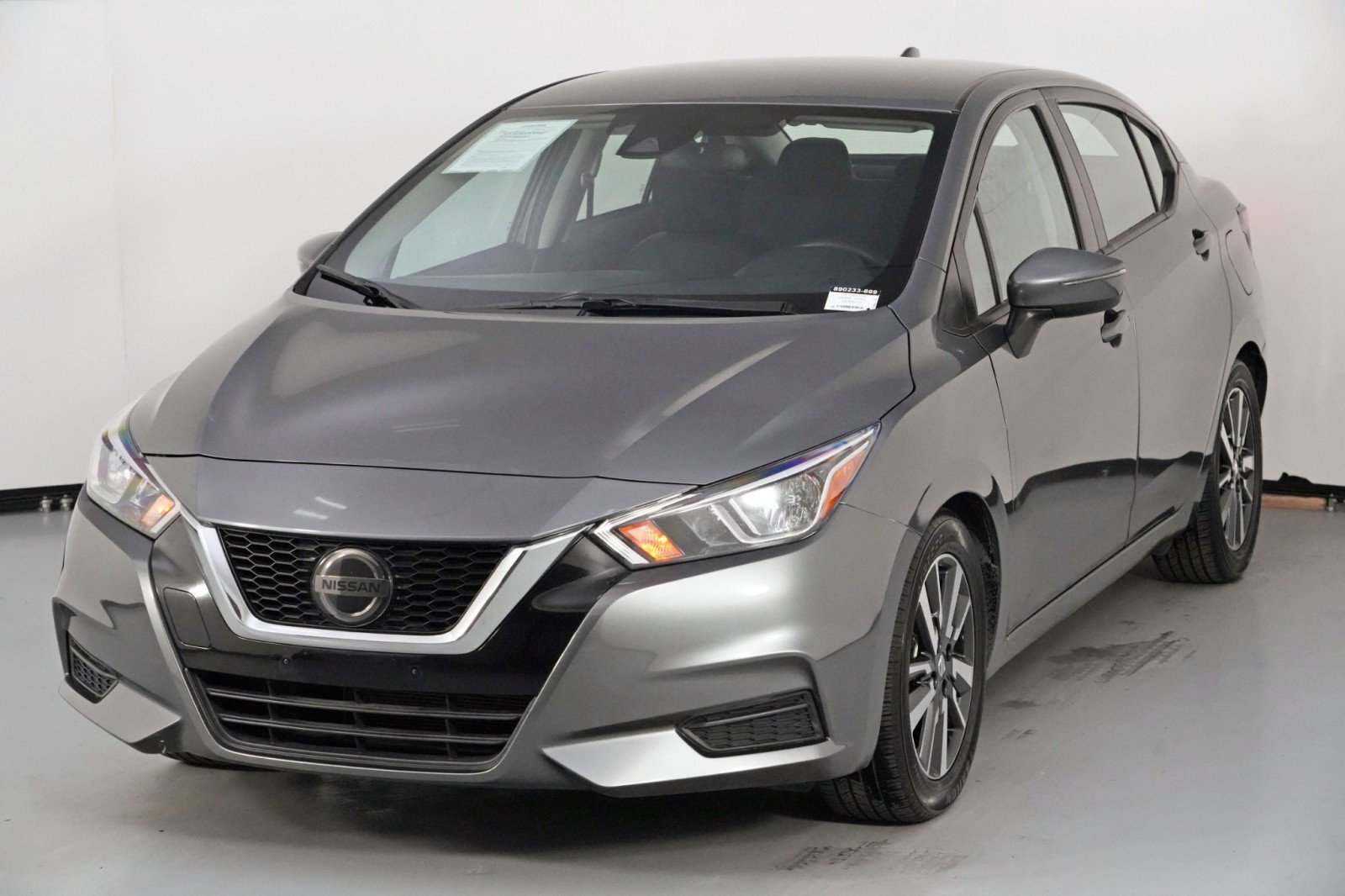 Used 2021 Nissan Versa SV image 39