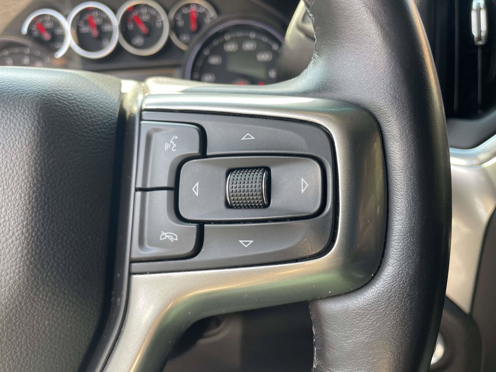 Used 2020 Chevrolet Silverado 1500 LT w/ All-Star Edition AWD/4WD image 8