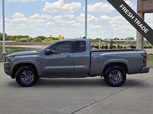 Used 2025 Nissan Frontier SV RWD image 3