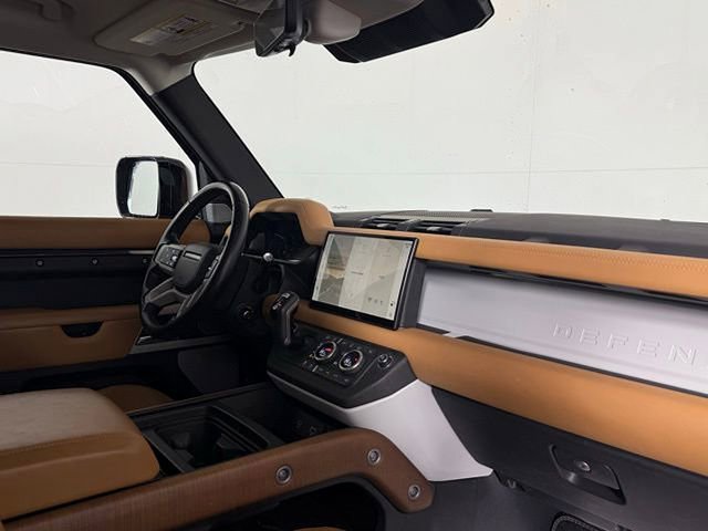 Used 2023 Land Rover Defender 130 First Edition AWD/4WD image 19