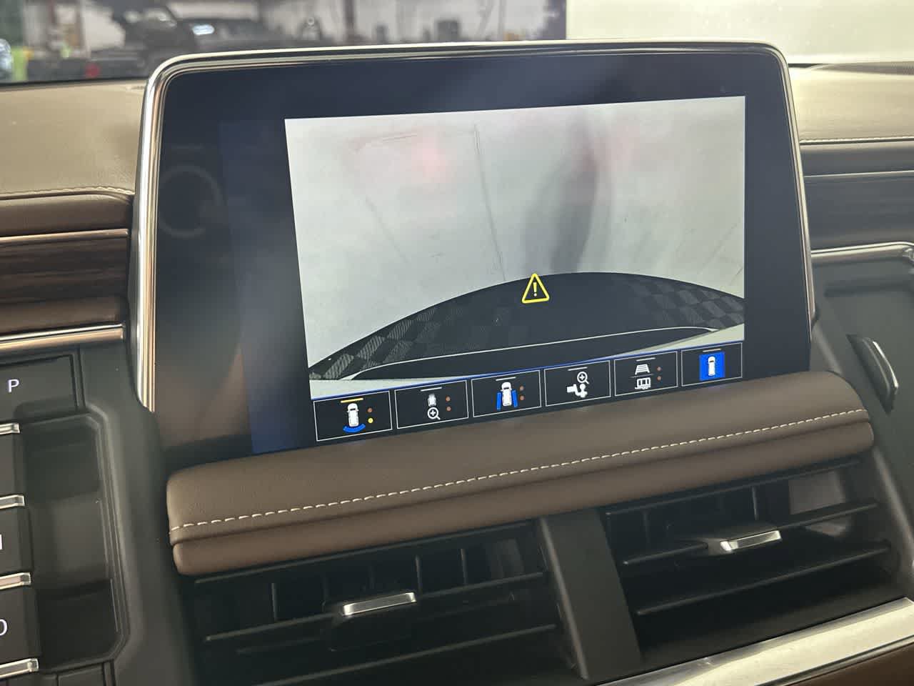 Used 2023 Chevrolet Tahoe High Country AWD/4WD image 17