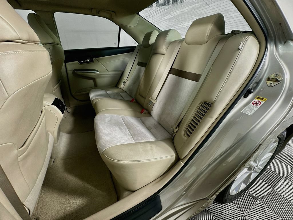 Used 2014 Toyota Camry XLE w/ Leather Package FWD image 29