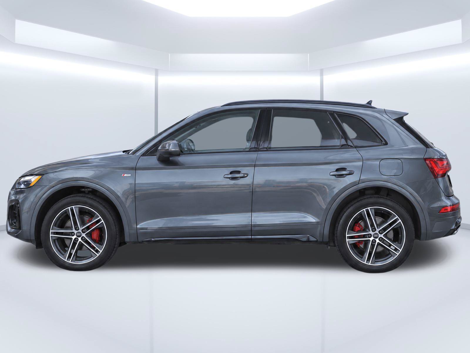 Used 2024 Audi Q5 e Premium Plus AWD/4WD image 2
