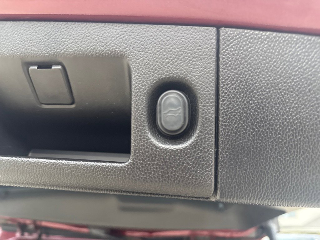 Used 2018 GMC Yukon Denali image 19