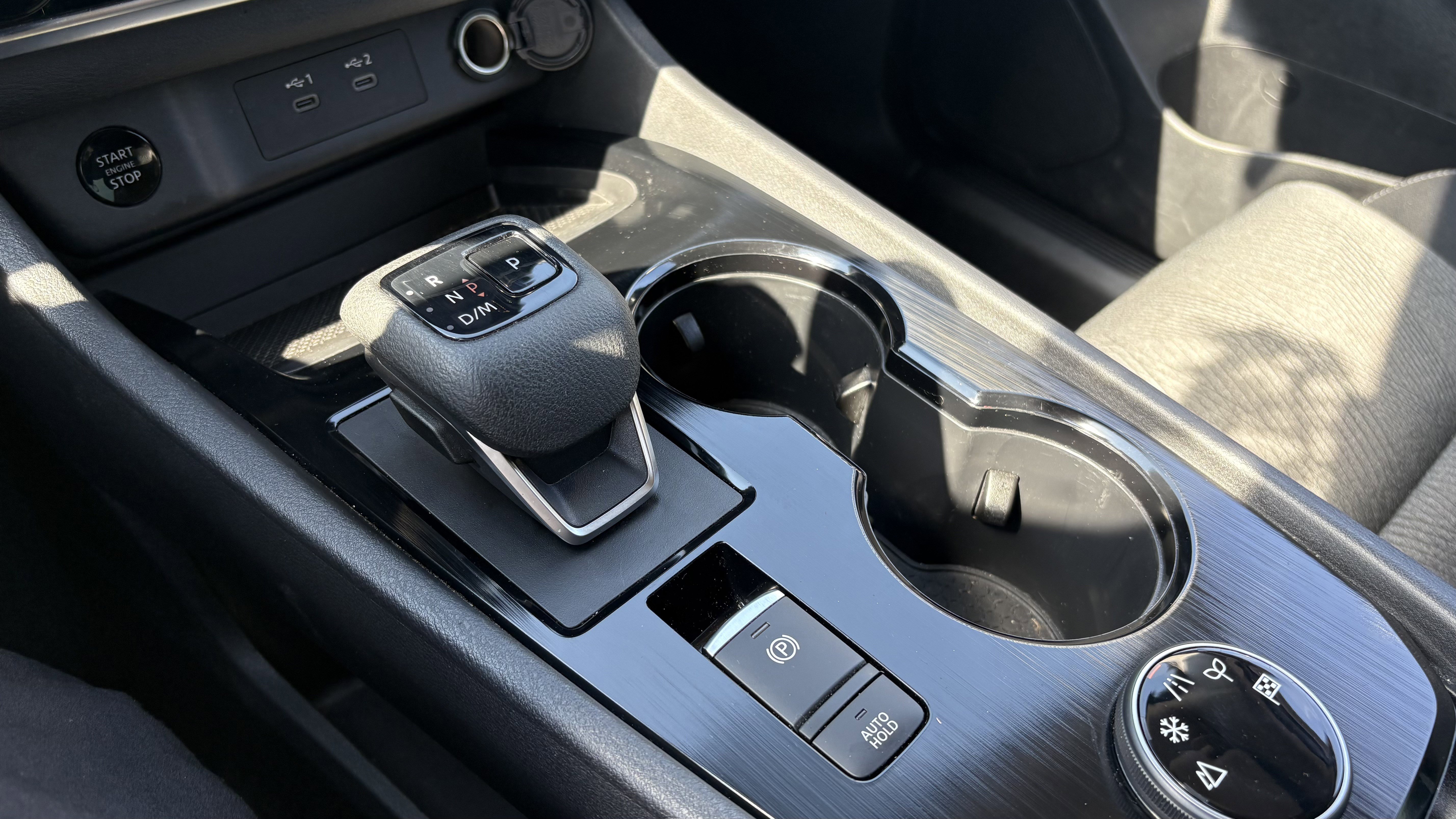 Used 2024 Nissan Rogue SV image 27