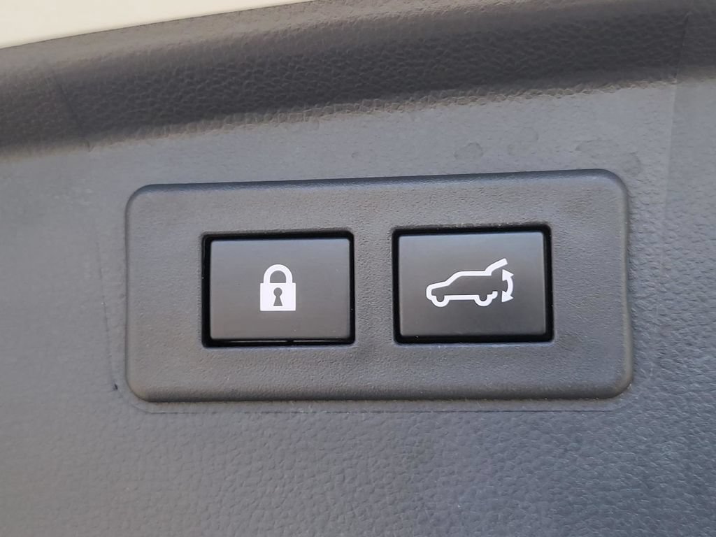 Used 2022 Subaru Outback Touring XT AWD/4WD image 11