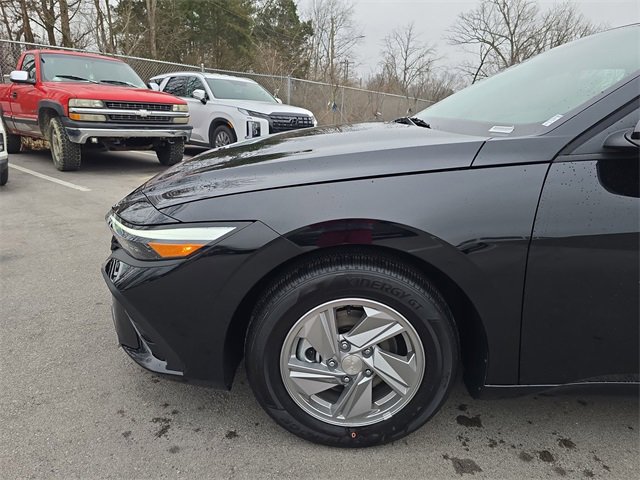 New 2026 Hyundai Elantra SE image 10