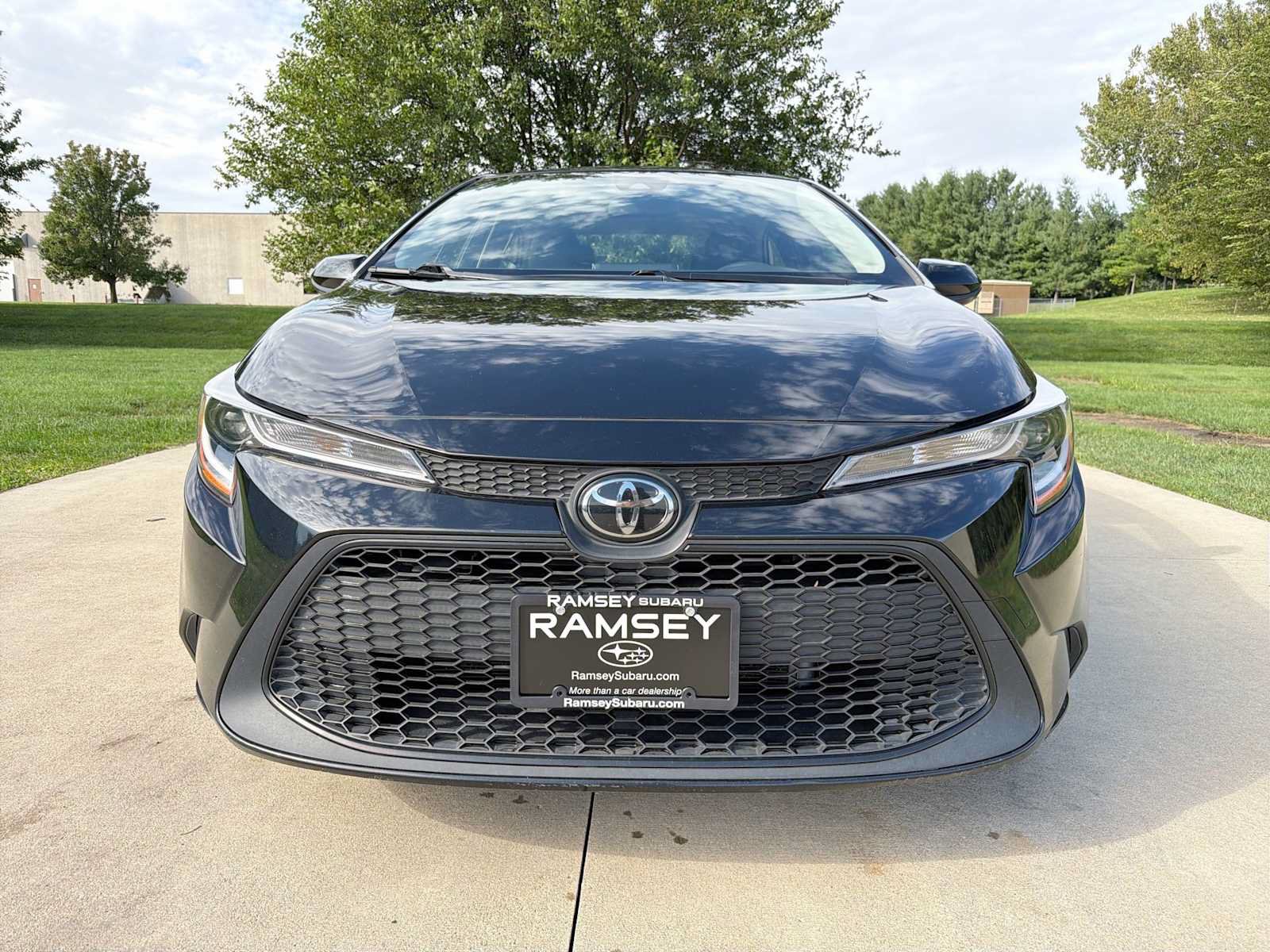 Used 2020 Toyota Corolla LE w/ LE Convenience Package FWD image 9