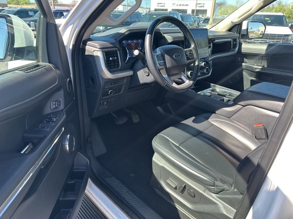 Used 2024 Ford Expedition XLT image 29