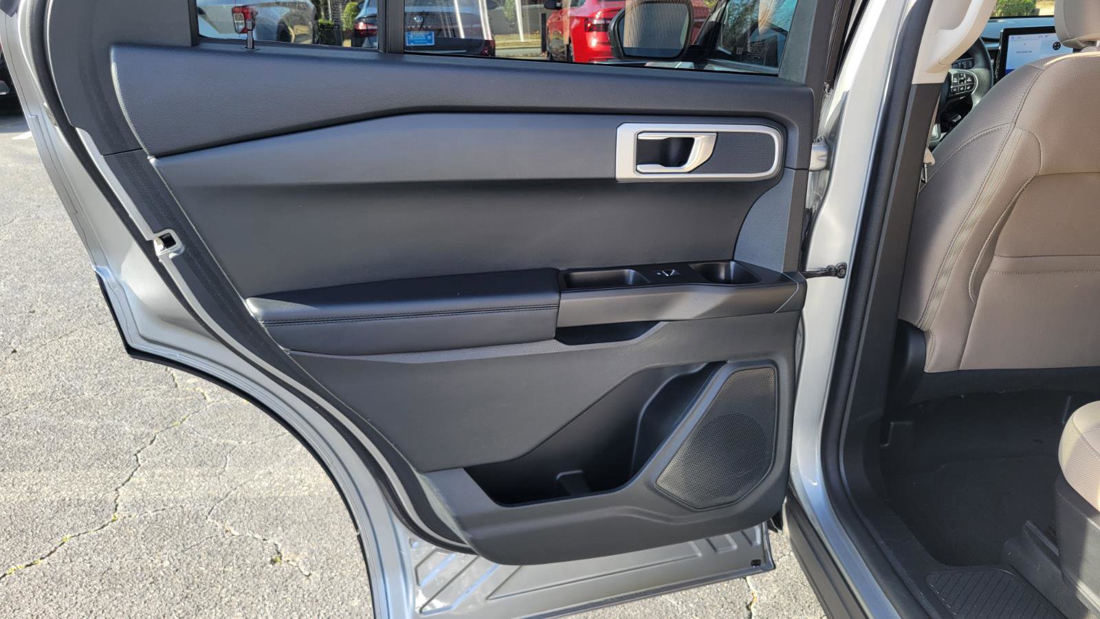 Used 2022 Ford Explorer Base image 23