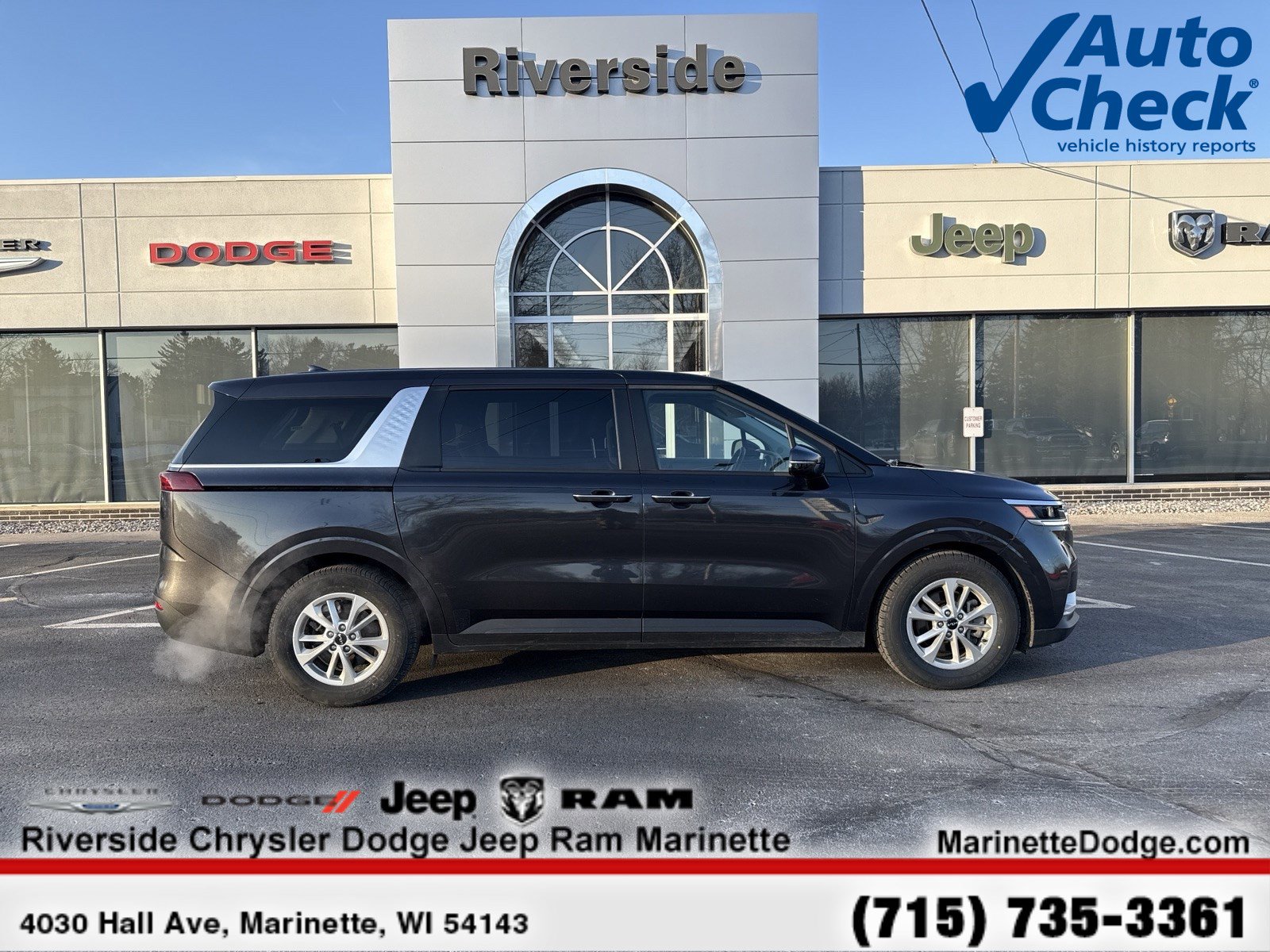 Used 2024 Kia Carnival LX FWD image 1