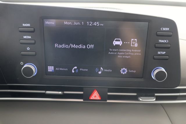 Used 2024 Hyundai Elantra SE FWD image 14