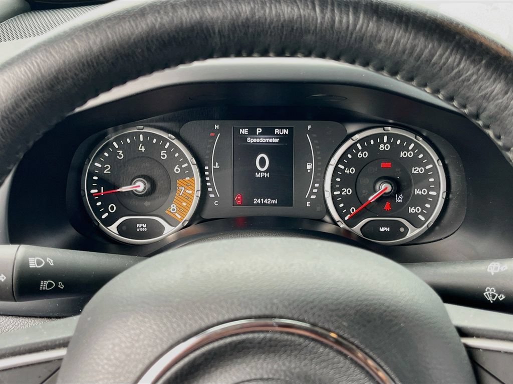 Used 2023 Jeep Renegade Latitude w/ Premium Group AWD/4WD image 12