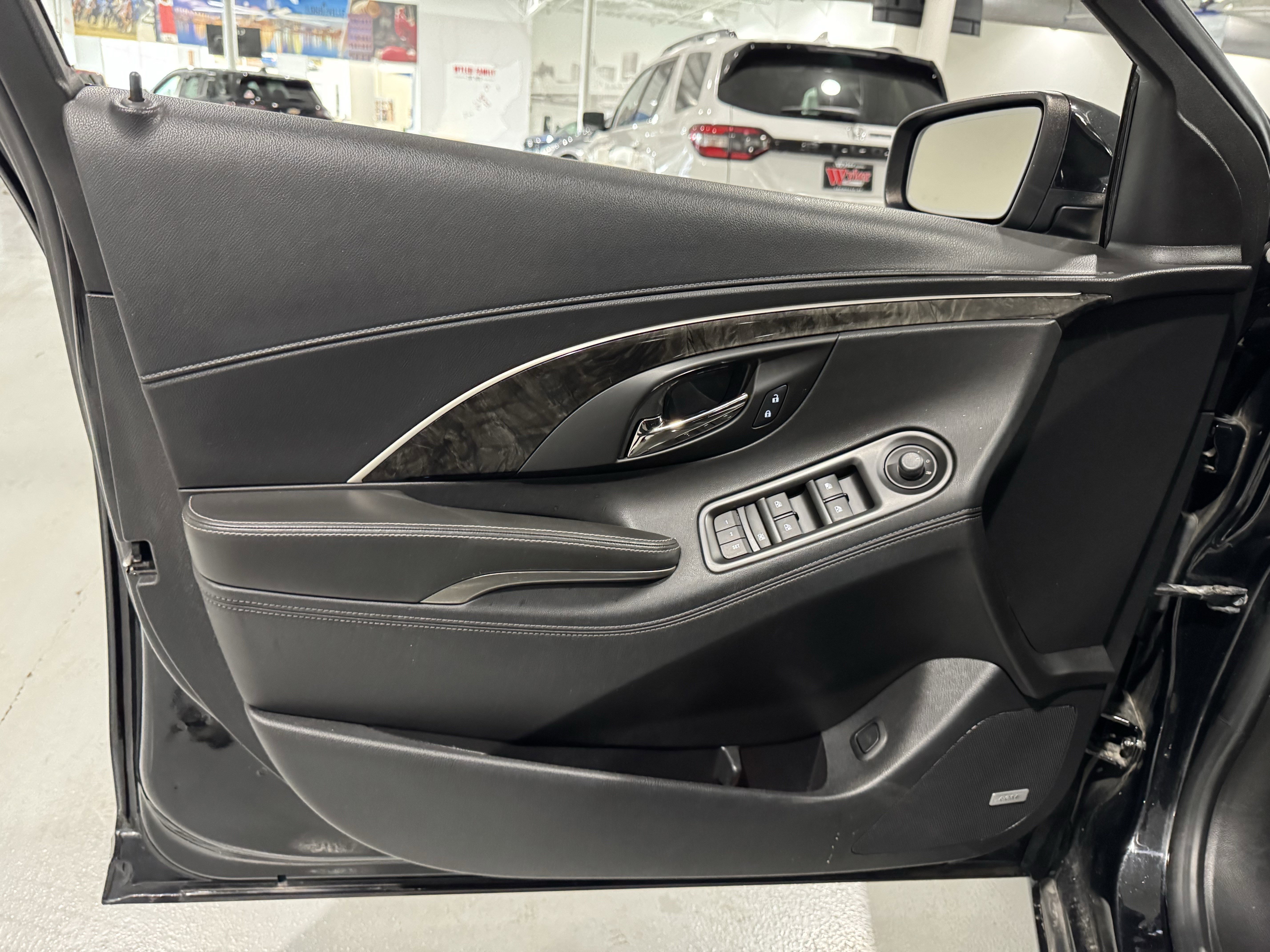 Used 2016 Buick LaCrosse Leather image 23