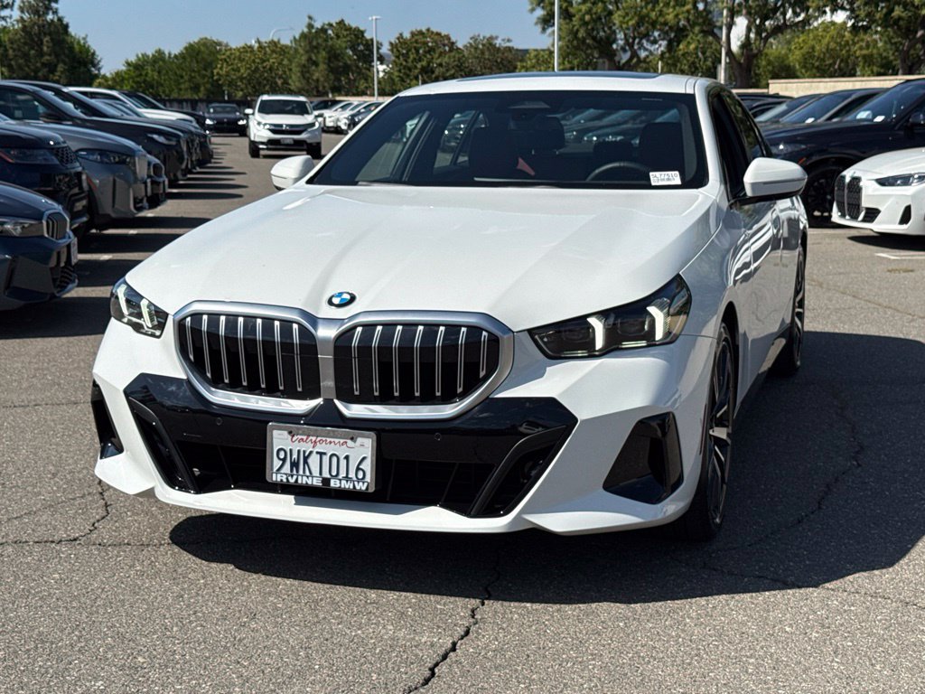 Used 2026 BMW 530i w/ M Sport Package RWD image 3