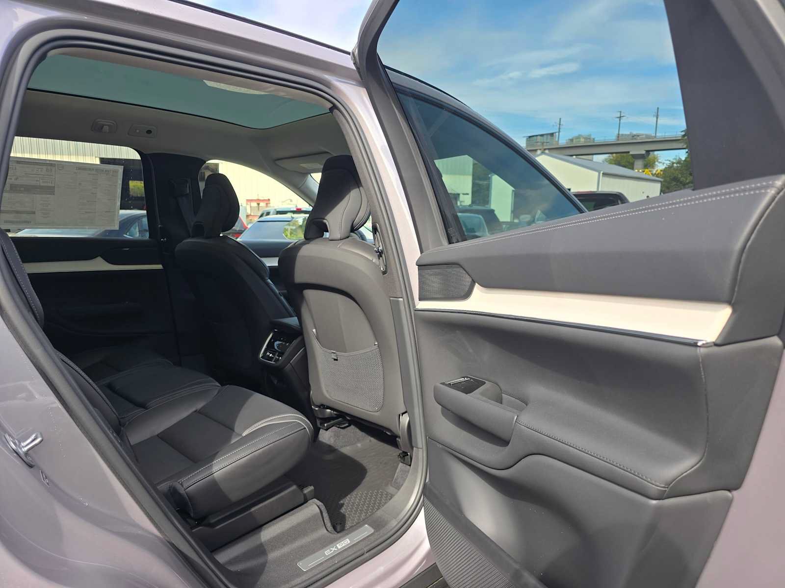 New 2026 Volvo EX90 Ultra AWD/4WD image 13