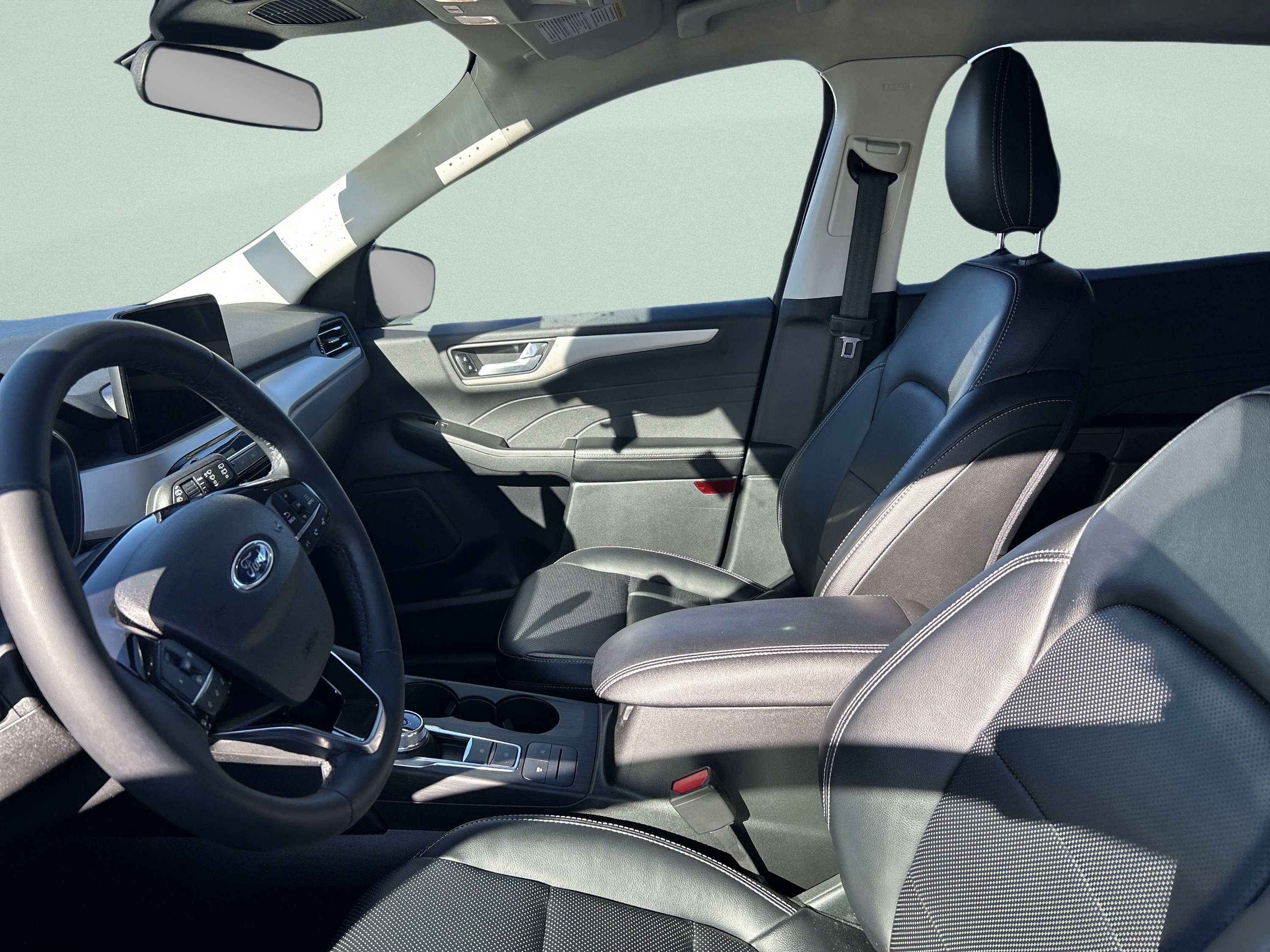 Used 2022 Ford Escape SEL image 9