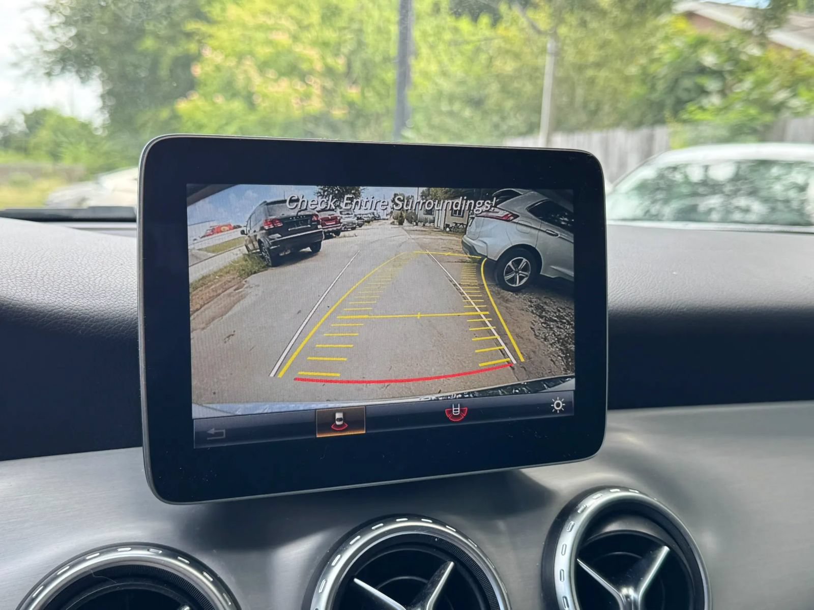 Used 2017 Mercedes-Benz GLA 250 4MATIC w/ Premium Package image 35