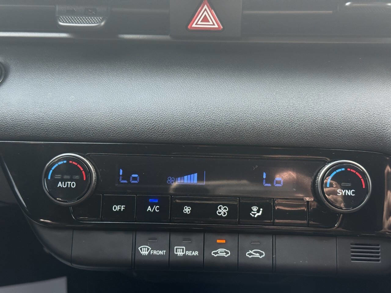 Used 2025 Hyundai Elantra Sport w/ Cargo Package image 18