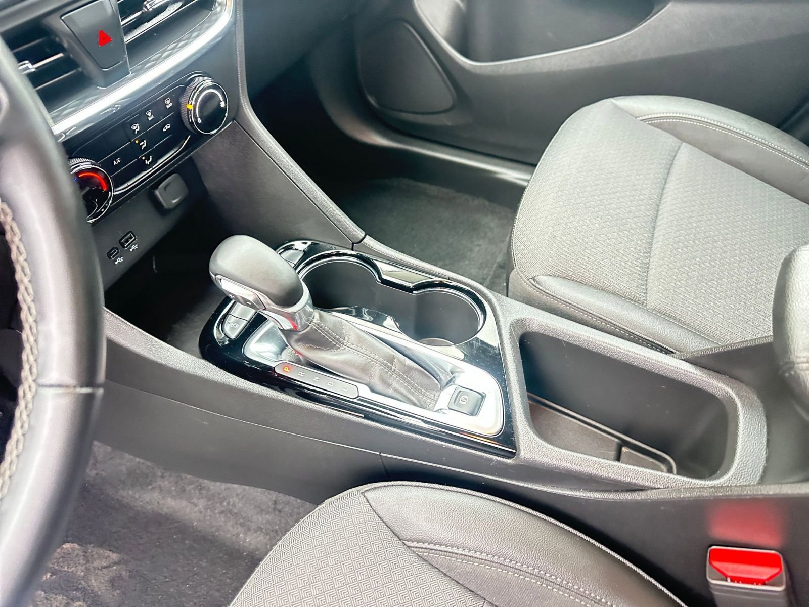 Used 2025 Buick Encore GX Preferred image 41