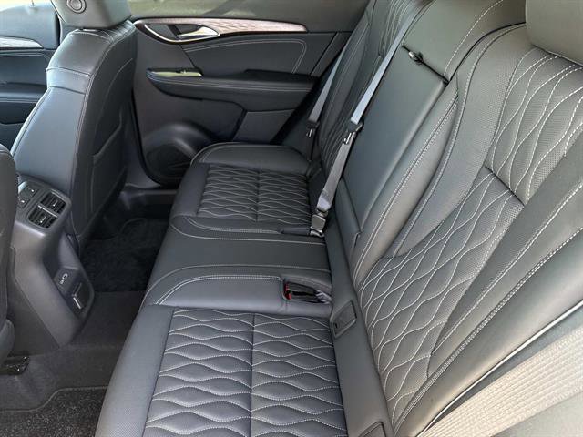 Used 2021 Buick Envision Avenir w/ Technology Package II image 12