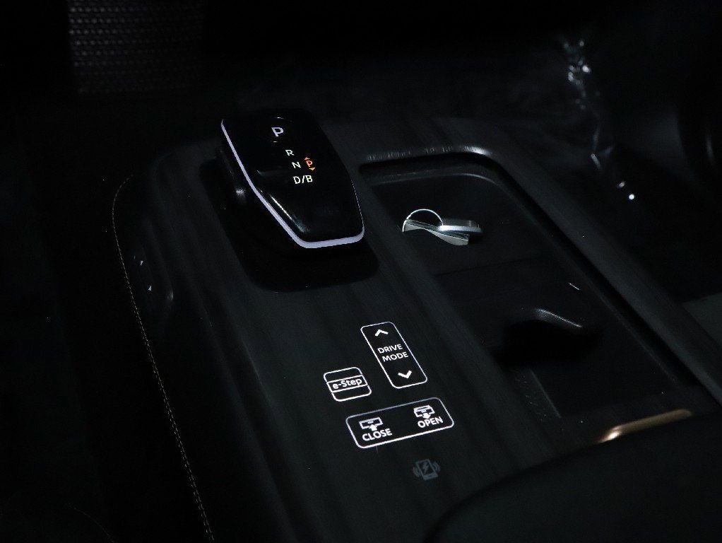 Certified 2024 Nissan Ariya EVOLVE+ e-4ORCE image 30