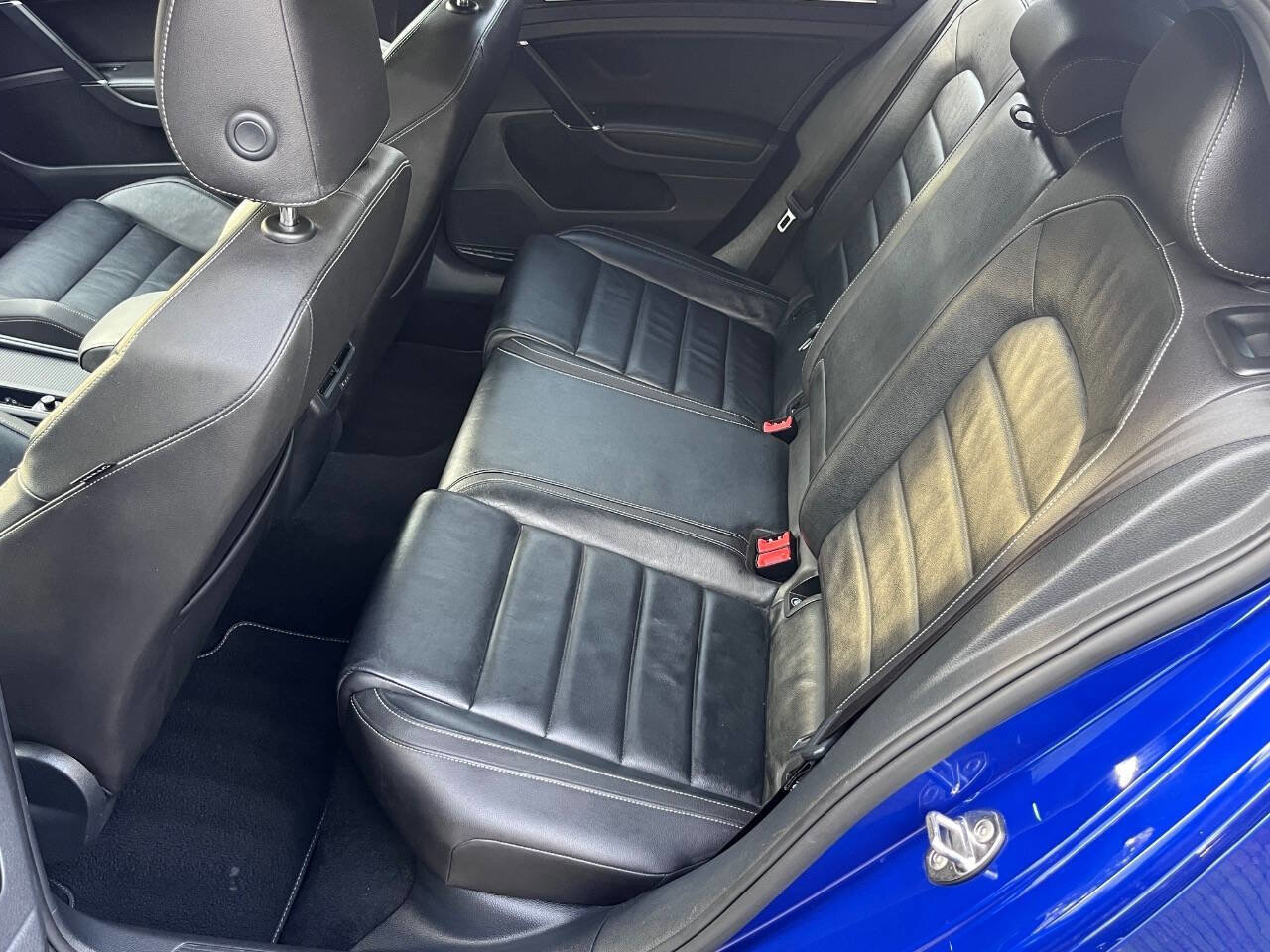 Used 2017 Volkswagen Golf R 4-Door image 24