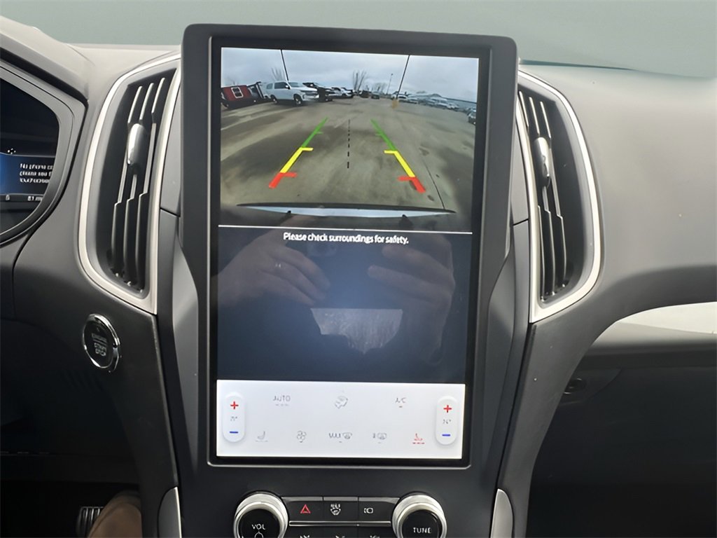 Used 2023 Ford Edge SEL image 17