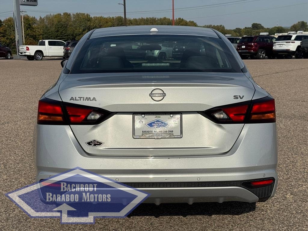 Used 2024 Nissan Altima 2.5 SV image 6