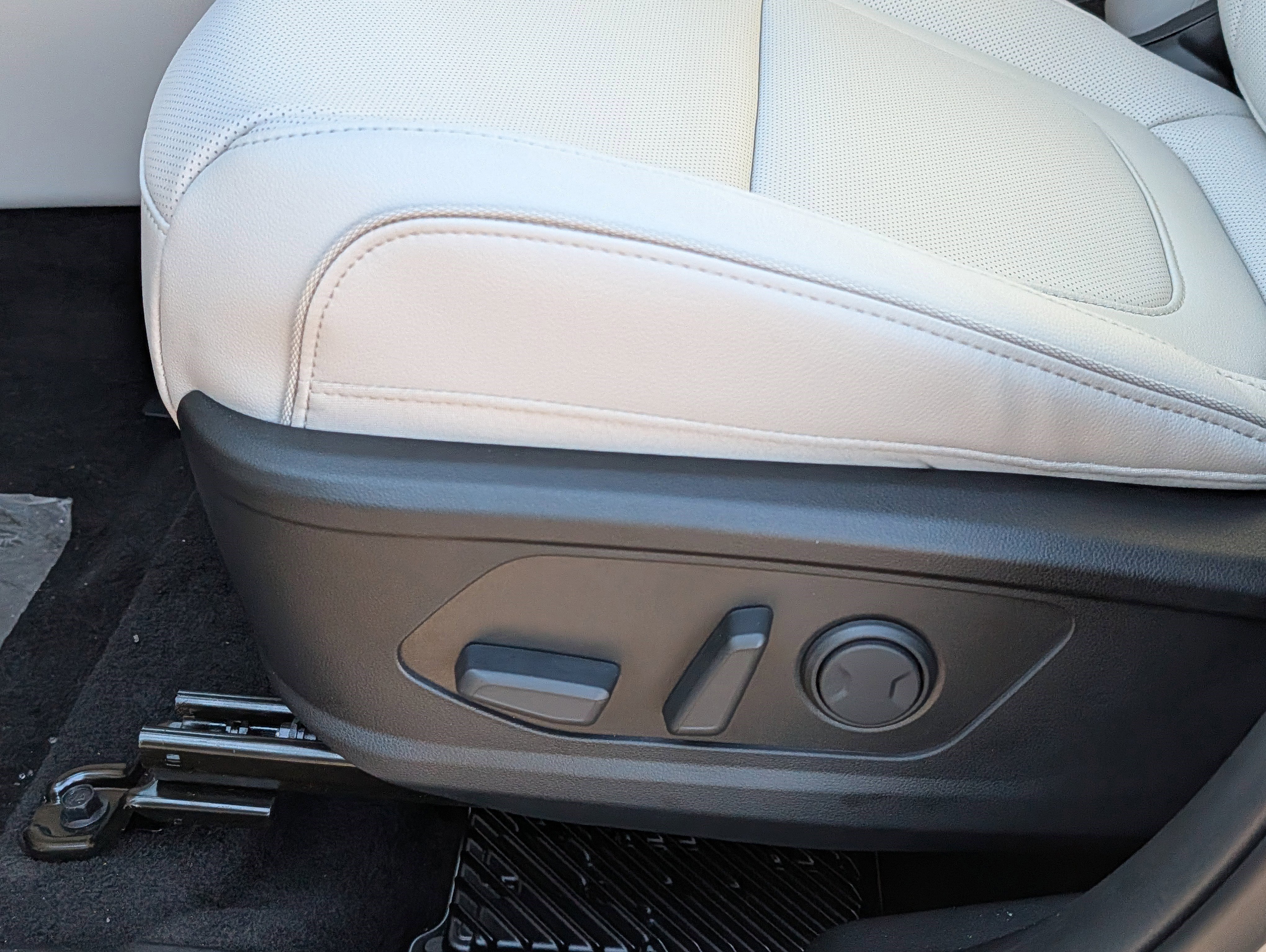 New 2026 Hyundai Tucson Limited image 13