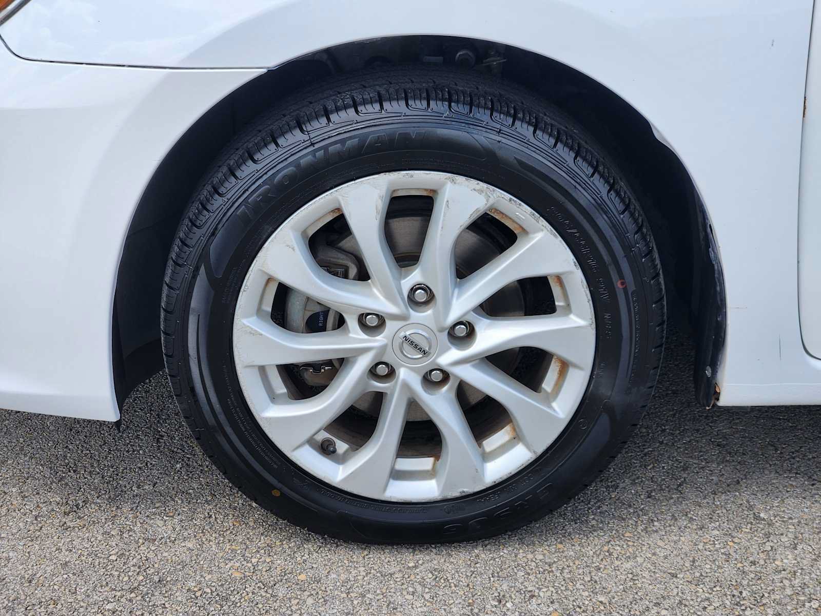 Used 2019 Nissan Sentra SV w/ Exterior Package FWD image 9