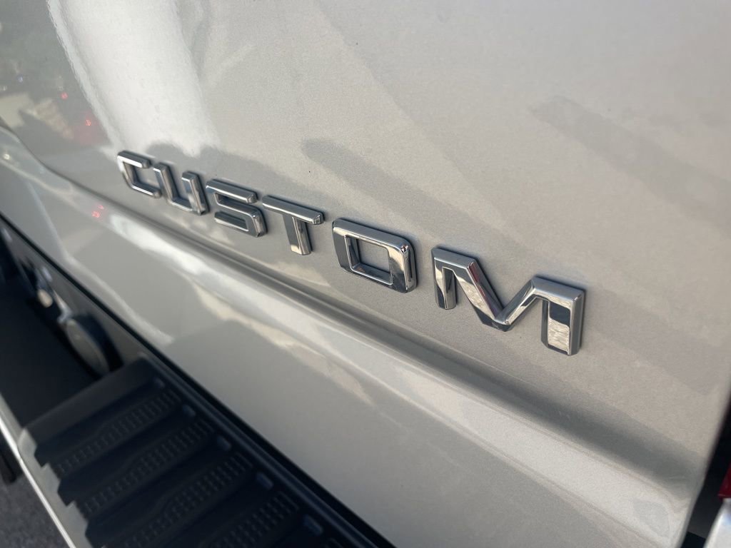 Used 2022 Chevrolet Silverado 1500 Custom image 15