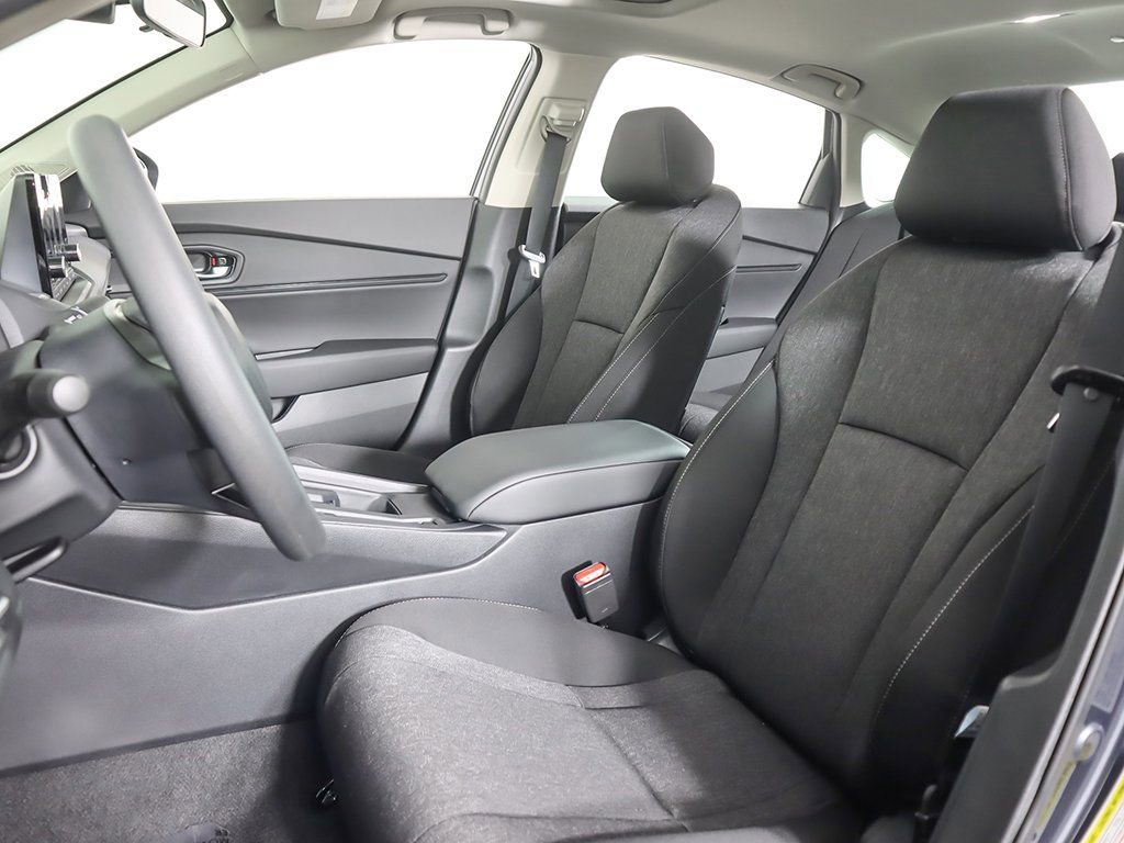Certified 2025 Honda Accord SE image 18
