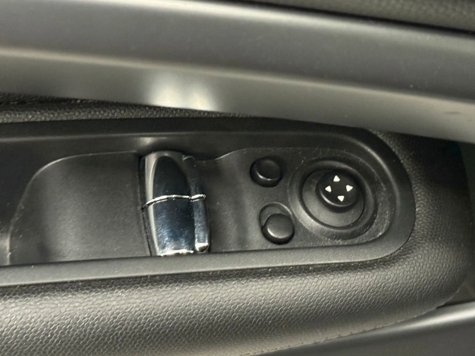 Used 2014 MINI Cooper Paceman S image 22