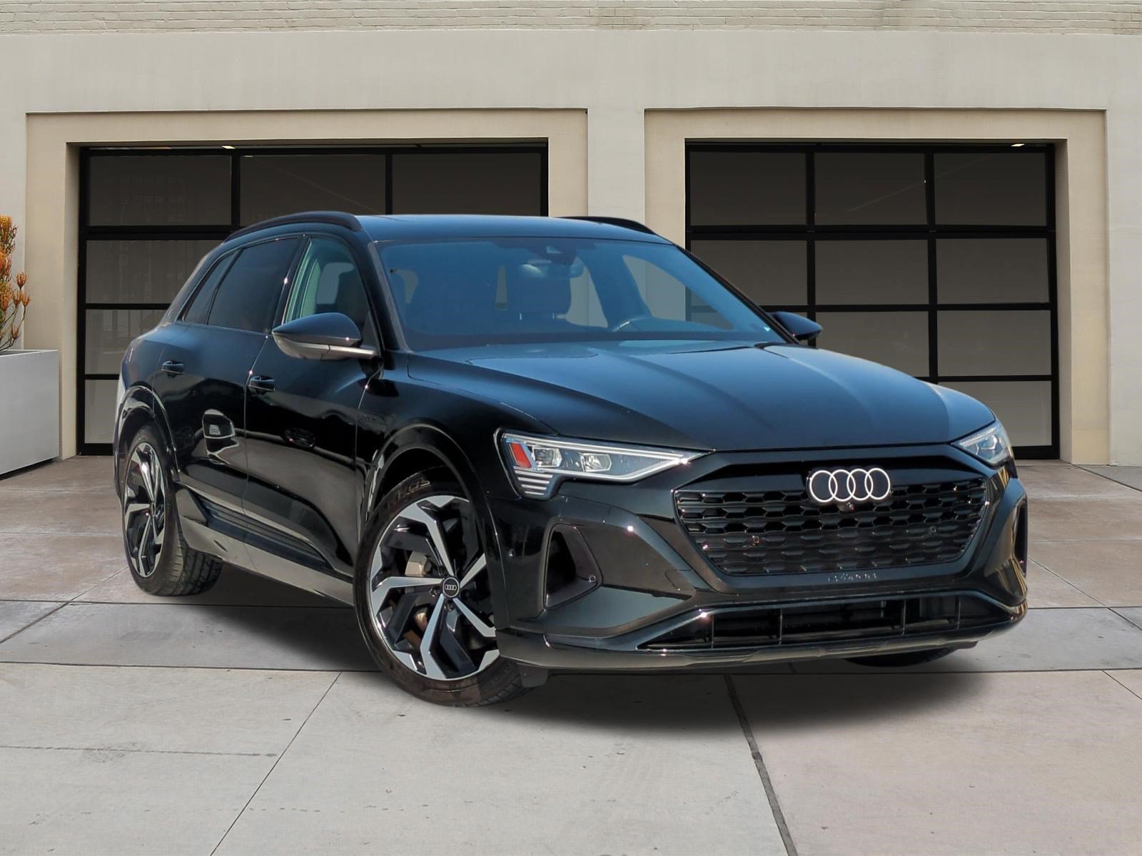 Used 2024 Audi Q8 e-tron Premium Plus w/ Premium Plus Package AWD/4WD image 32