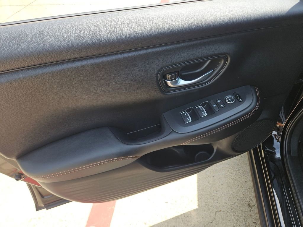 Used 2025 Honda HR-V Sport image 17