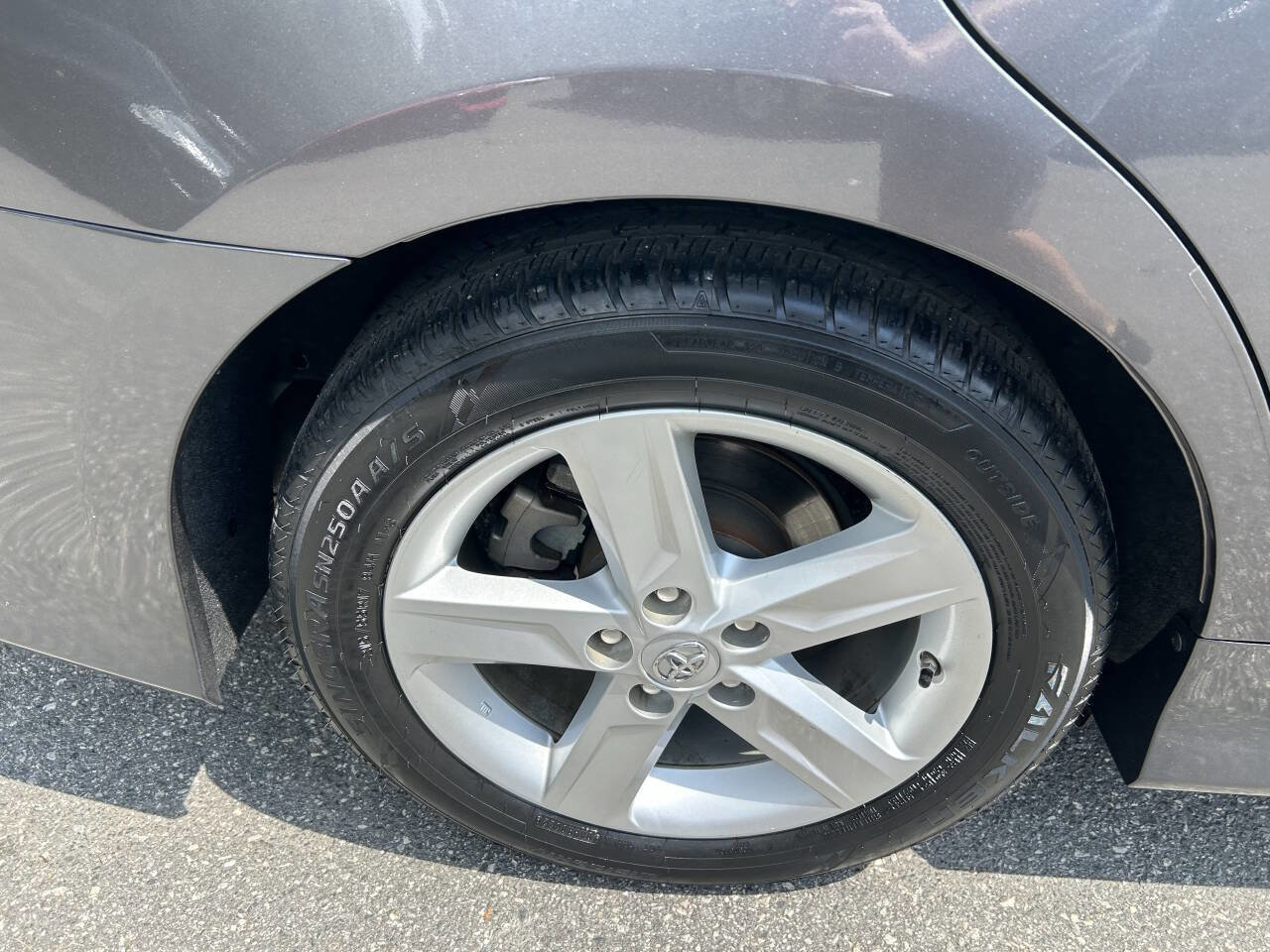 Used 2013 Toyota Camry SE image 14