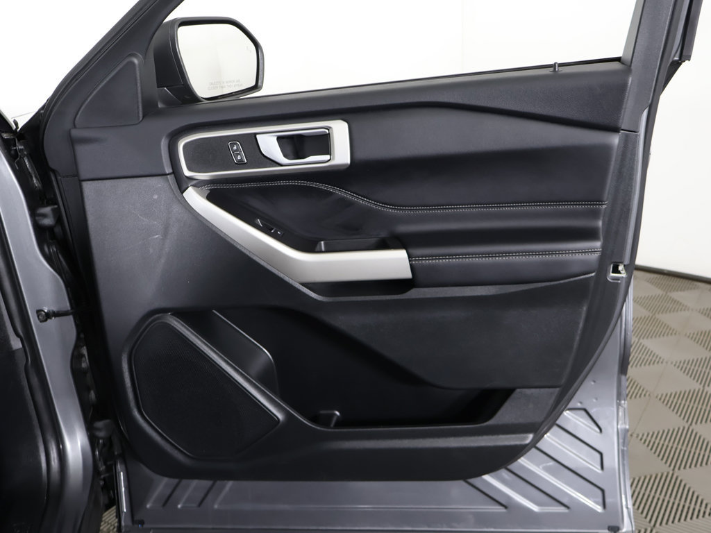 Used 2023 Ford Explorer XLT w/ Equipment Group 202A AWD/4WD image 22