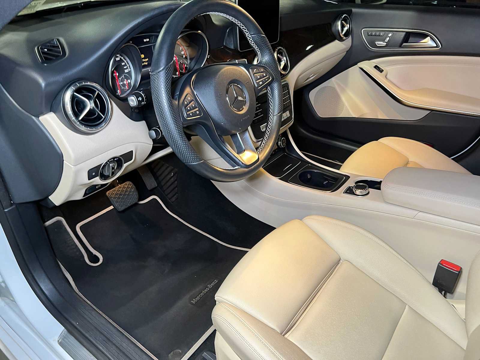 Certified 2019 Mercedes-Benz CLA 250 4MATIC image 25