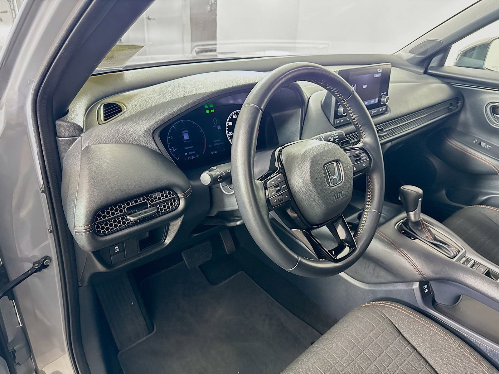 Used 2025 Honda HR-V Sport image 7